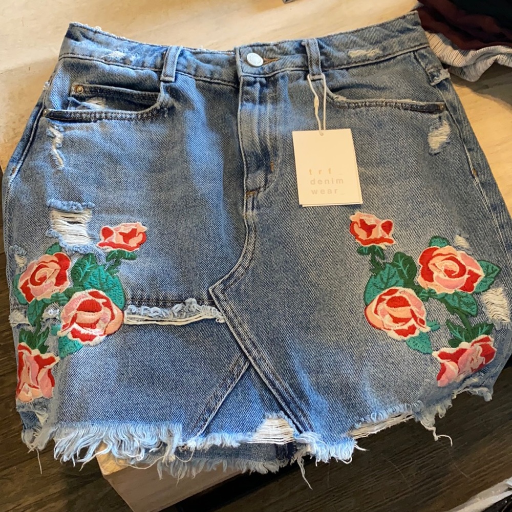 Zara denim floral embroidered skirt
